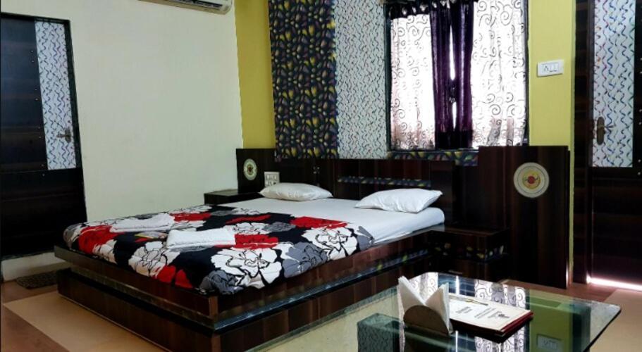Hotel Rasraj , Dhule Exterior photo